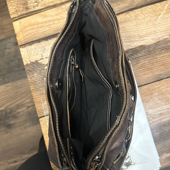 Bedstu Parton Crossbody - Picture 8 of 13